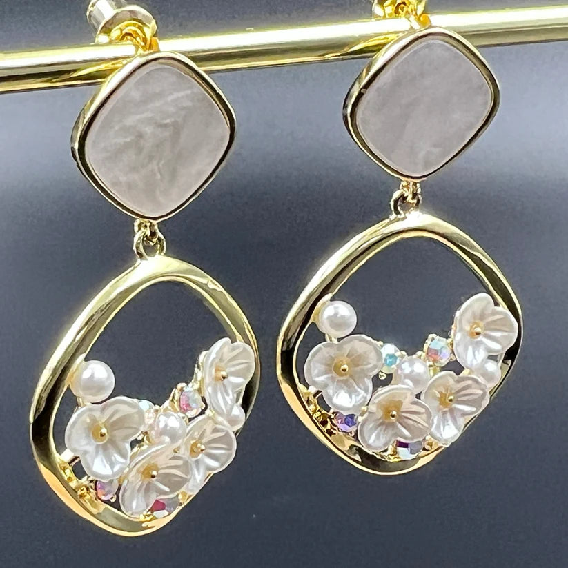 ELEGANT ANTI TARNISH WHILE FLOWER DESIGNED EARRINGS