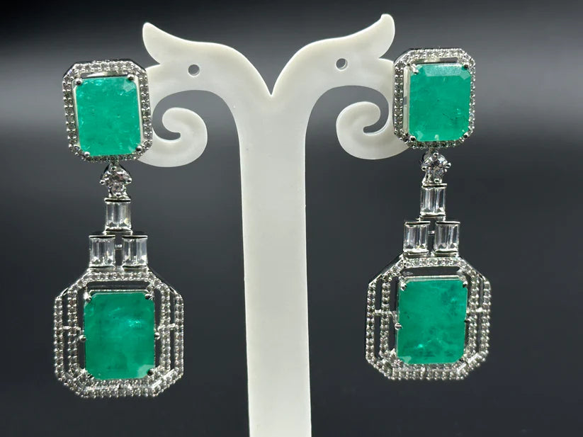 GLASS STONE STATEMENT EARRINGS IN GREEN
