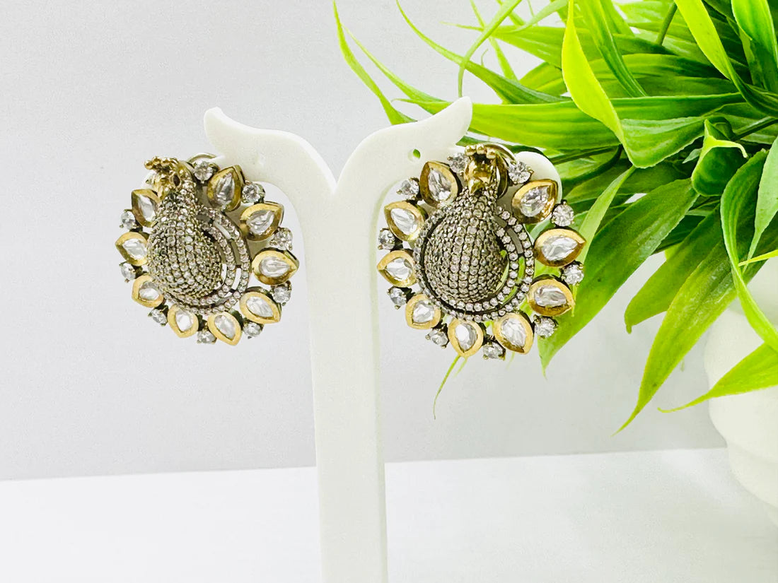 ELEGANT ANTIQUE KUNDAN AND AD STUDDED PEACOCK DESIGNED EARRING