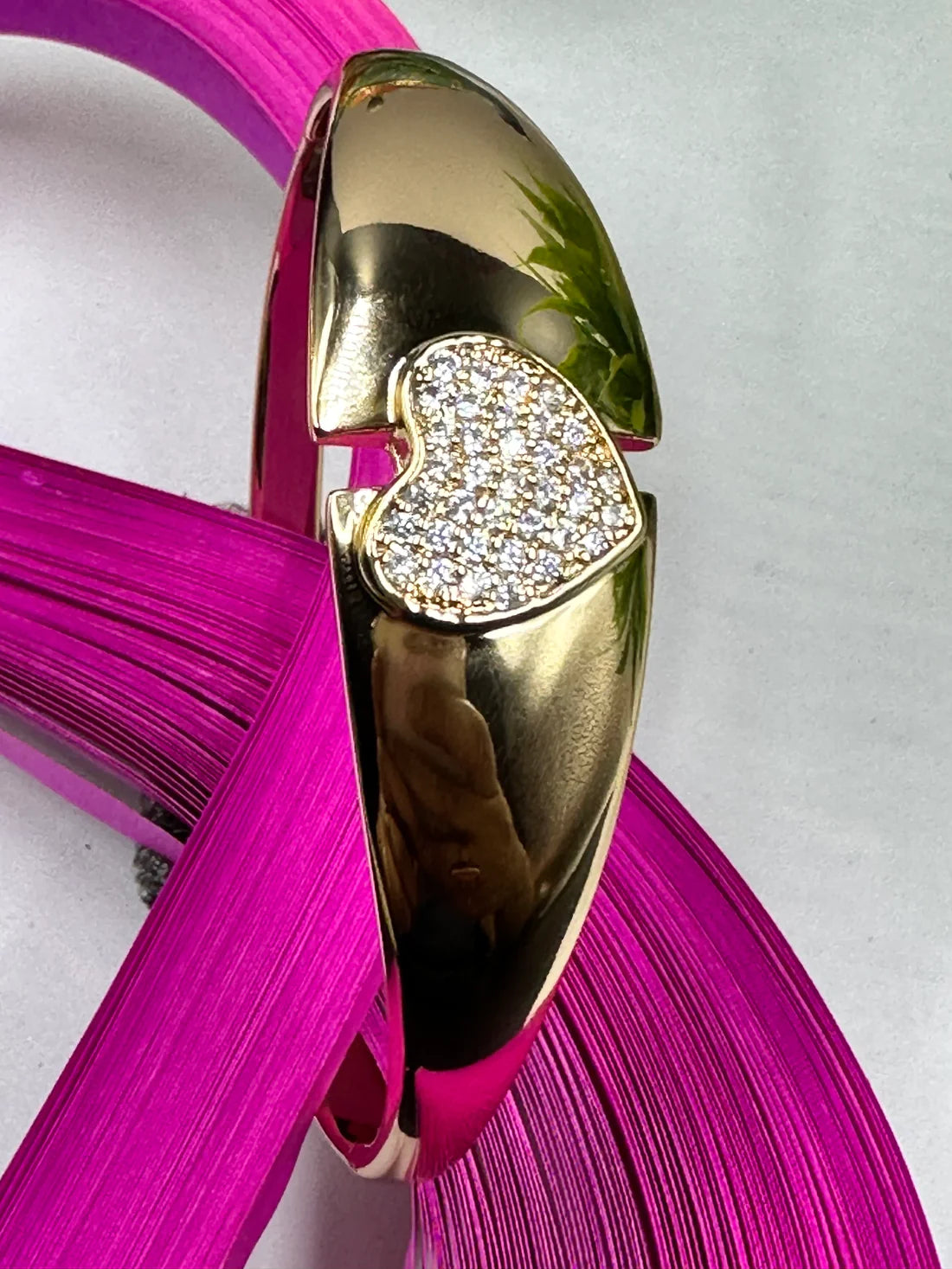 ELEGANT ANTI TARNISH STAINLESS STEEL BRACELET WITH AD STUDED HEART DESIGN