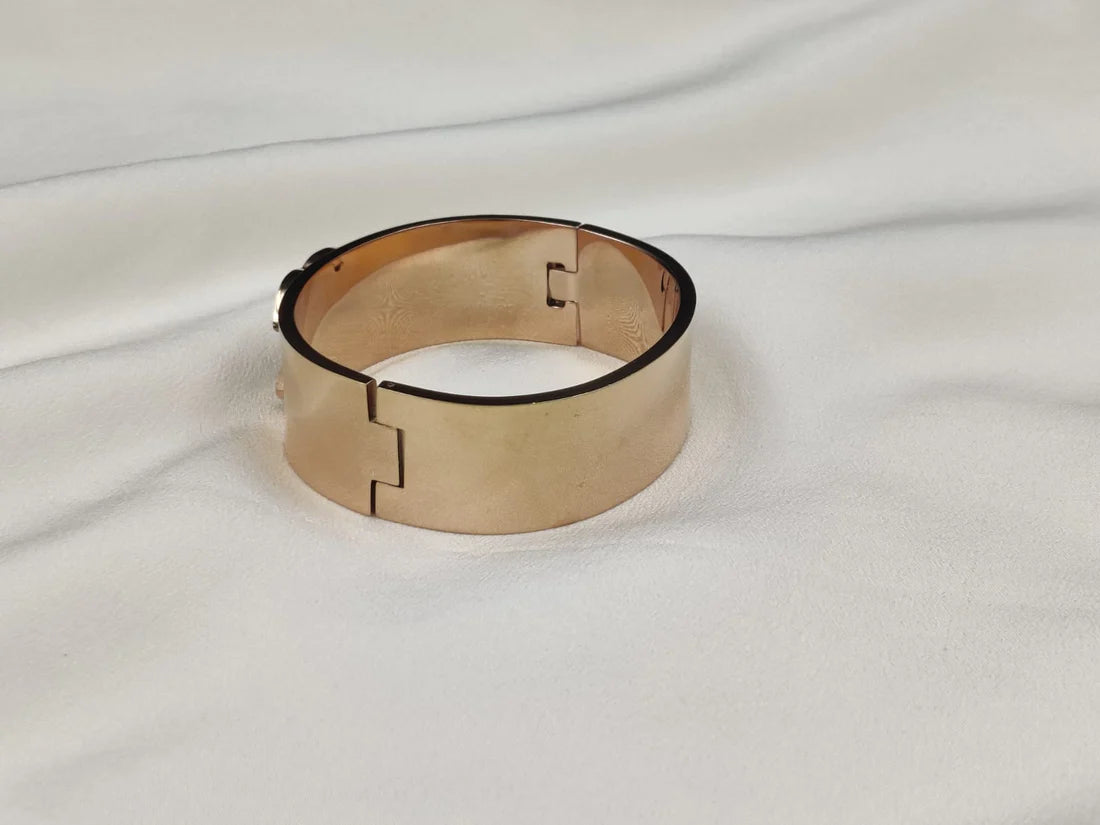 ANTI TARNISH STAINLESS STEEL BRACELET WITH CHANEL DESIGN