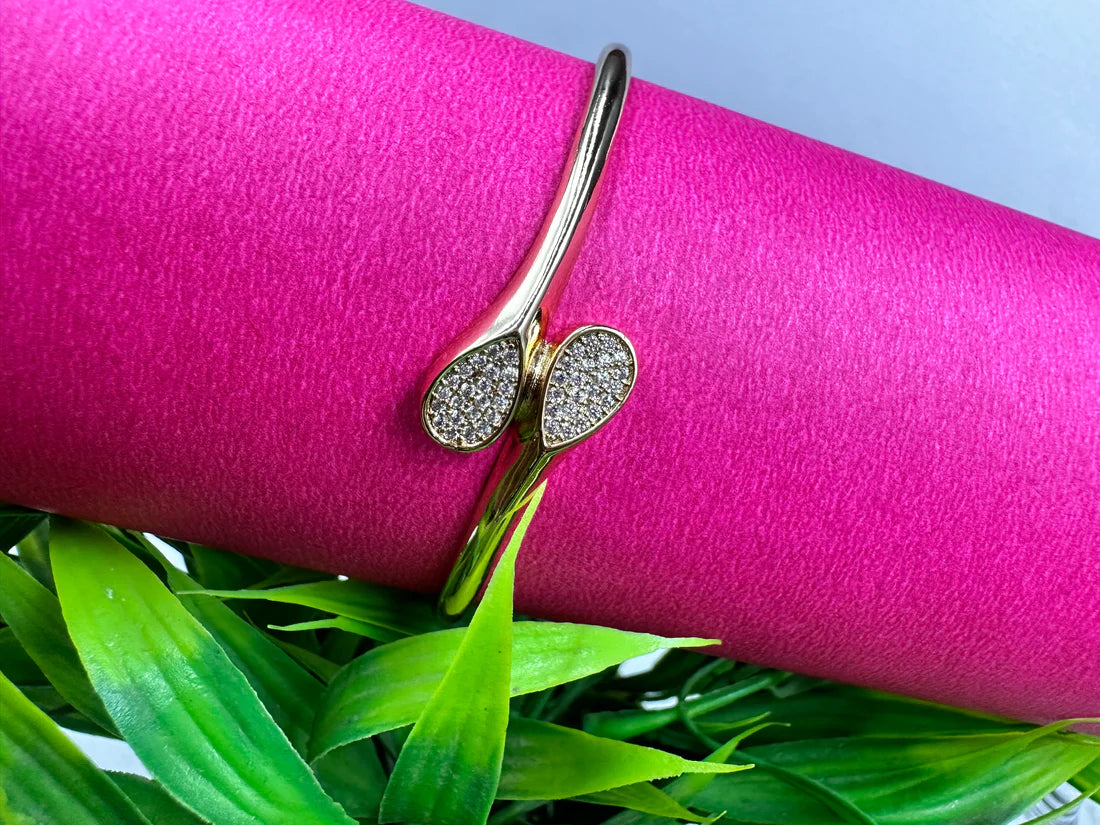 BEAUTIFUL ANTI TARNISH AD STUDDED BRACELET