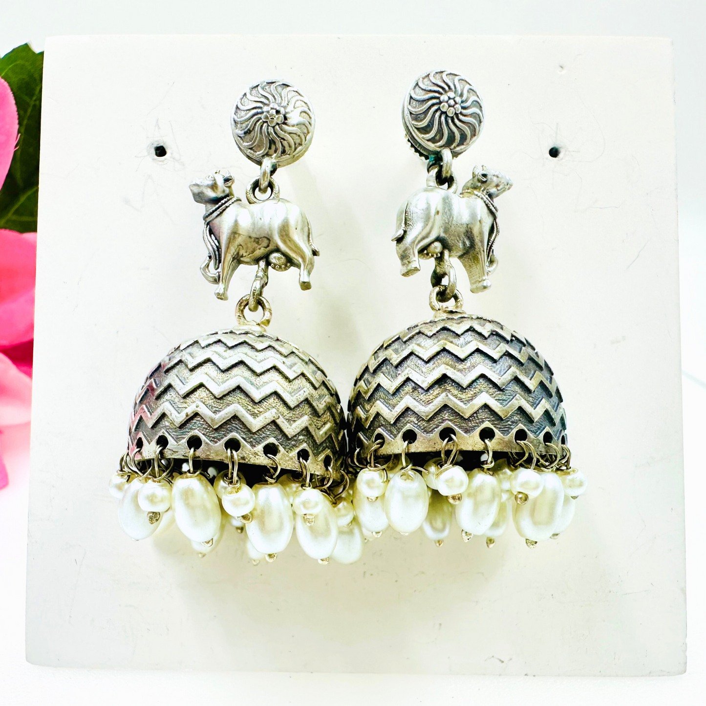 Arshiya Elegant Traditional Nandi Oxidized Jhumka