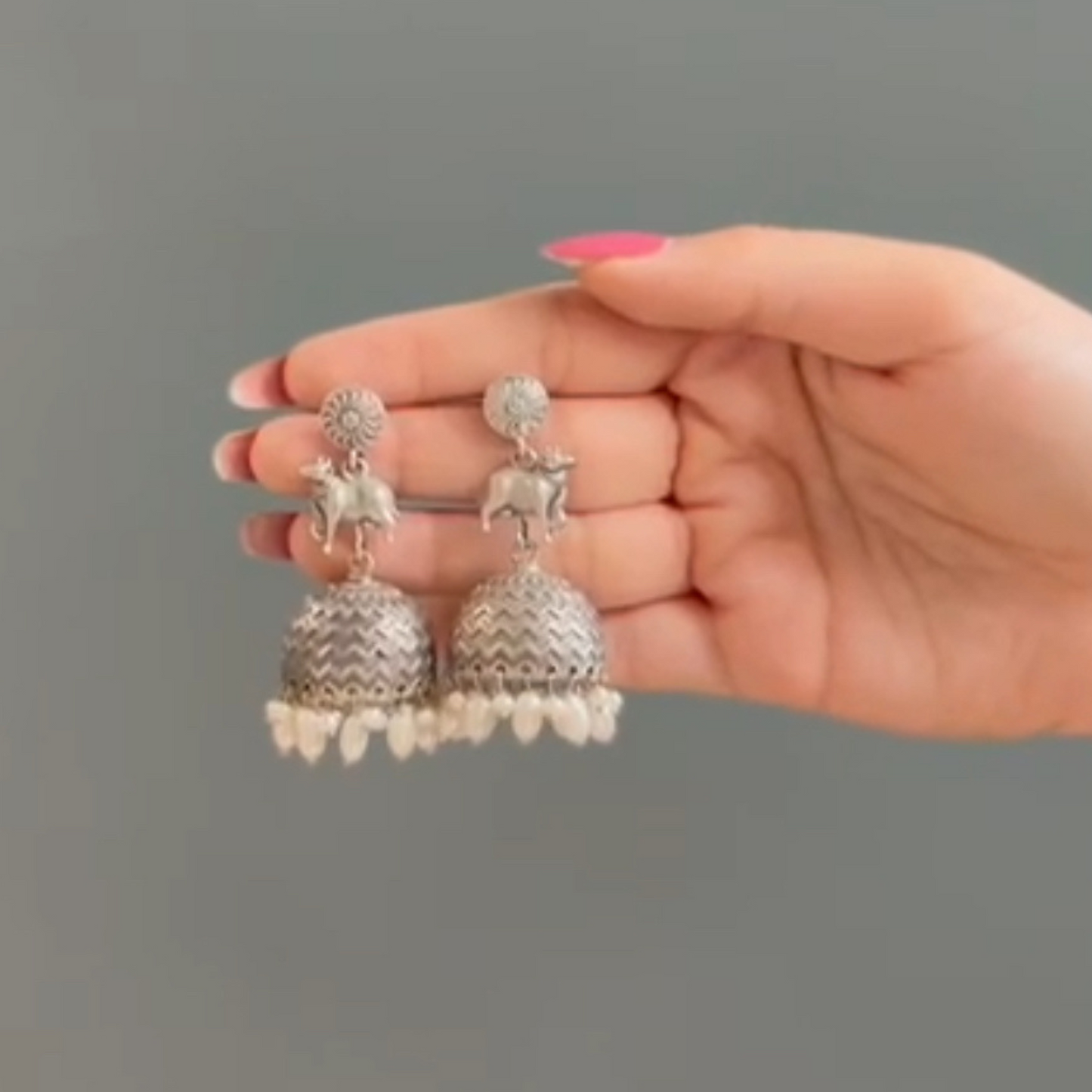 Arshiya Elegant Traditional Nandi Oxidized Jhumka