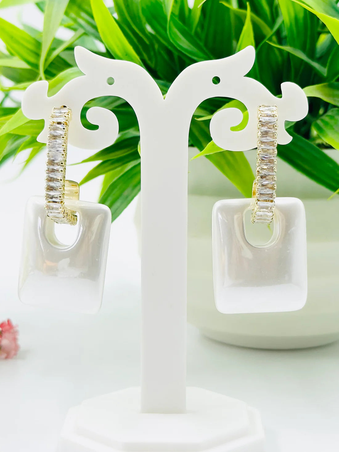 PEARL SQUARE EARRING