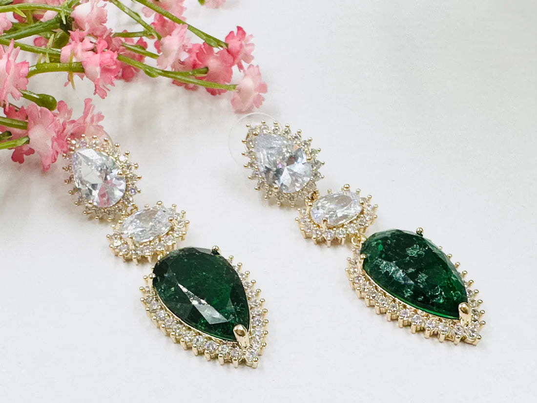 STUNNING EMERALD GLASS STONE EARRINGS