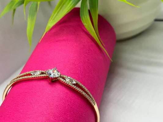 ELEGANT SOLITARE ANTI TARNISH STAINLESS STEEL BRACELET