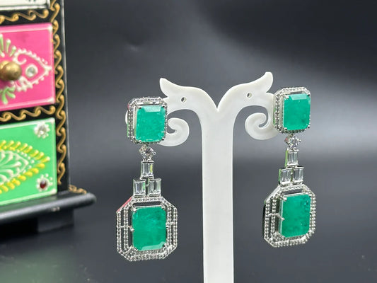 GLASS STONE STATEMENT EARRINGS IN GREEN