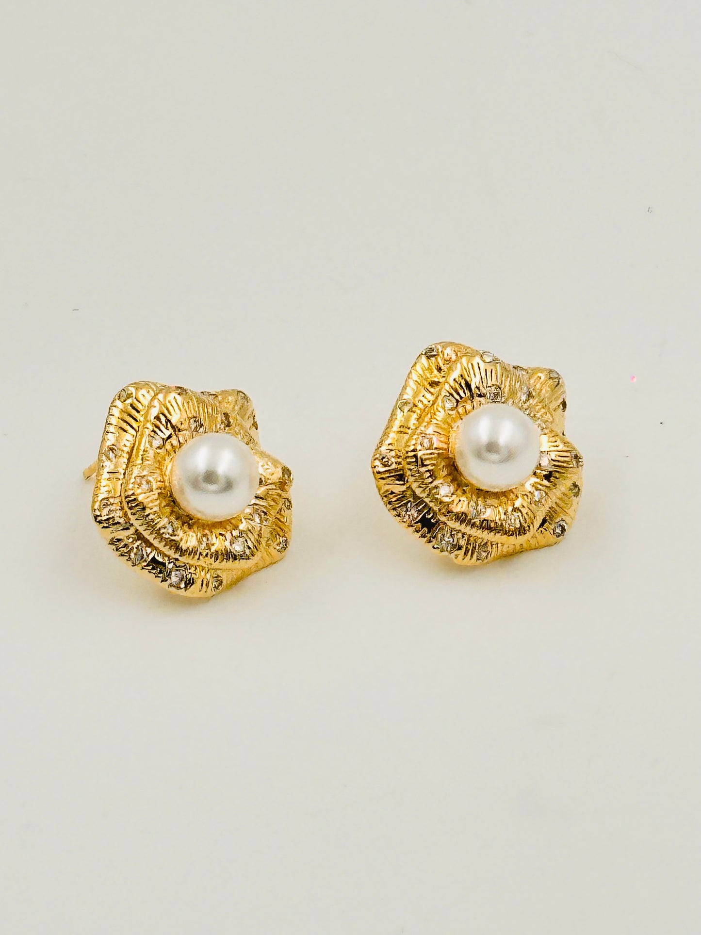 Golden Stainless Steel Earrings with Studded Pearl – Hypoallergenic & Anti-Tarnish, Elegant Design