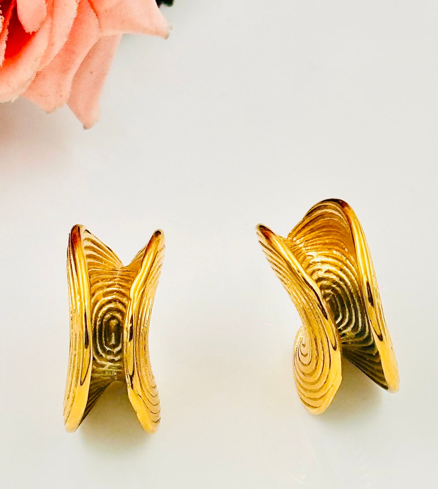 Bold Golden Spiral Stainless Steel Earrings – Hypoallergenic, Anti-Tarnish, Unique & Elegant Design