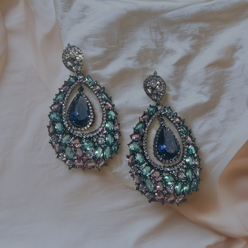 STUNNING VINTAGE LOOK STONE STUDDED EARRINGS