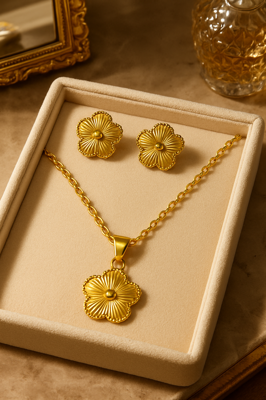 Gold Floral Pendant Set