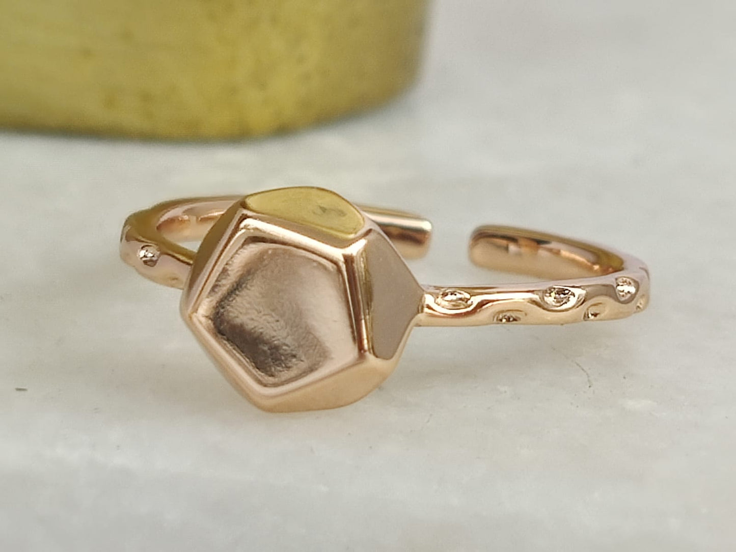 TRENDING RINGS