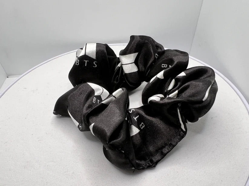 BLACK BTS SCRUNCHIE