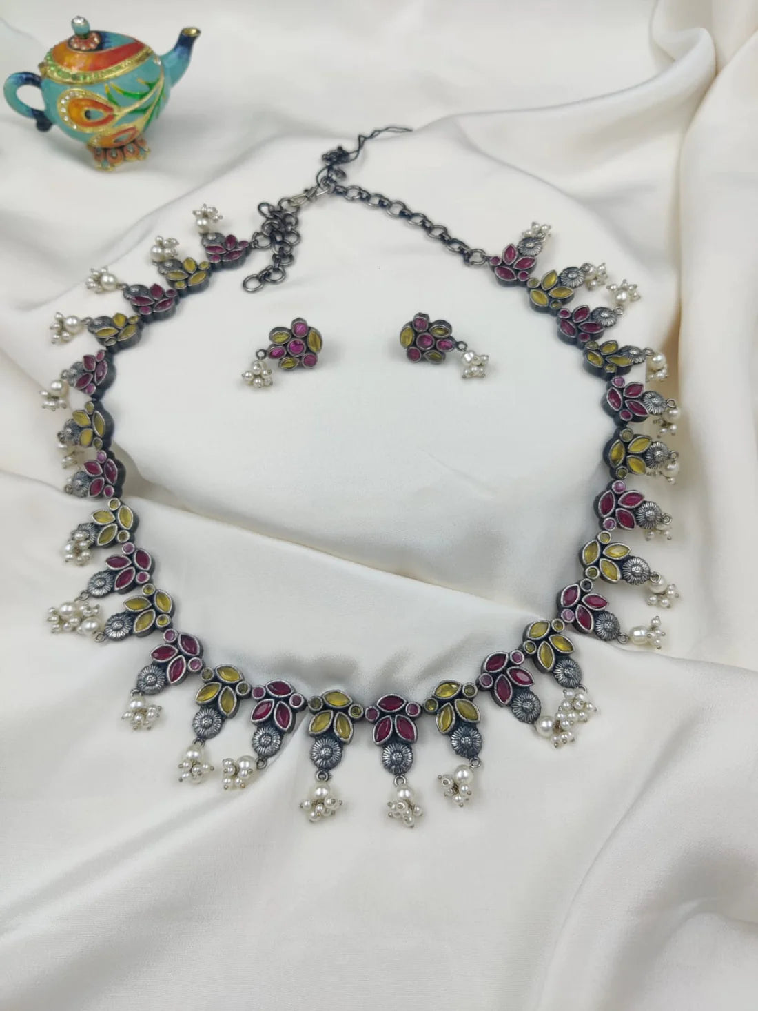 ELEGANT GERMAN SILVER YELLOW AND RED NECKLACE SET