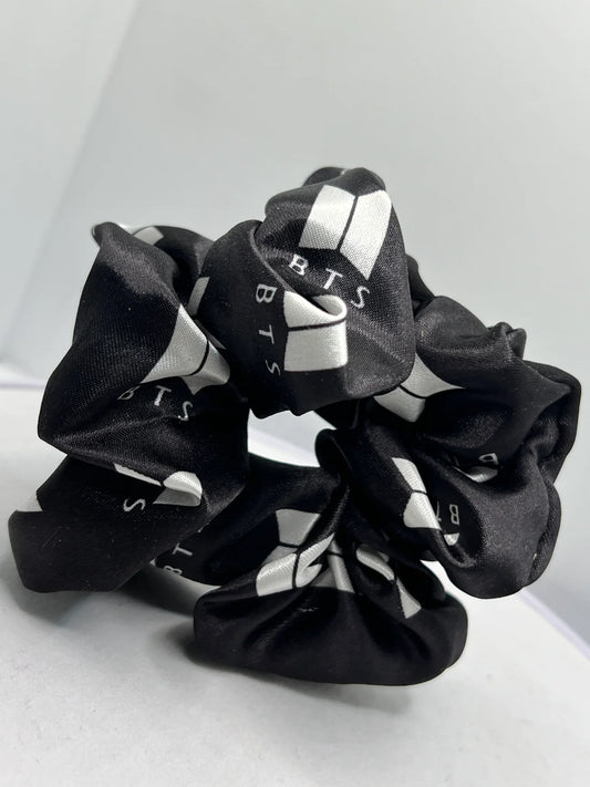 BLACK BTS SCRUNCHIE