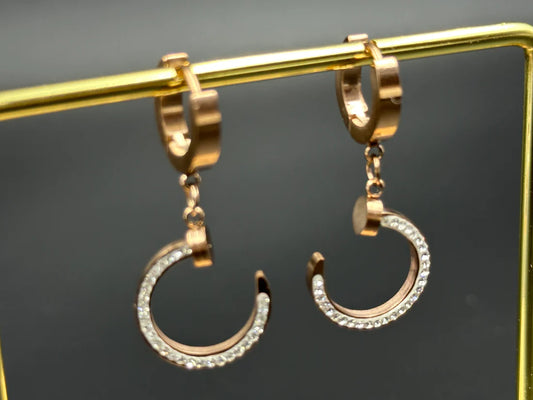 TRENDY ANTI TARNISH STAINLESS STEEL AD STUDDED EARRING