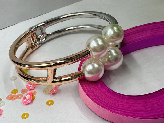 ELEGANT PEARL BRACELET