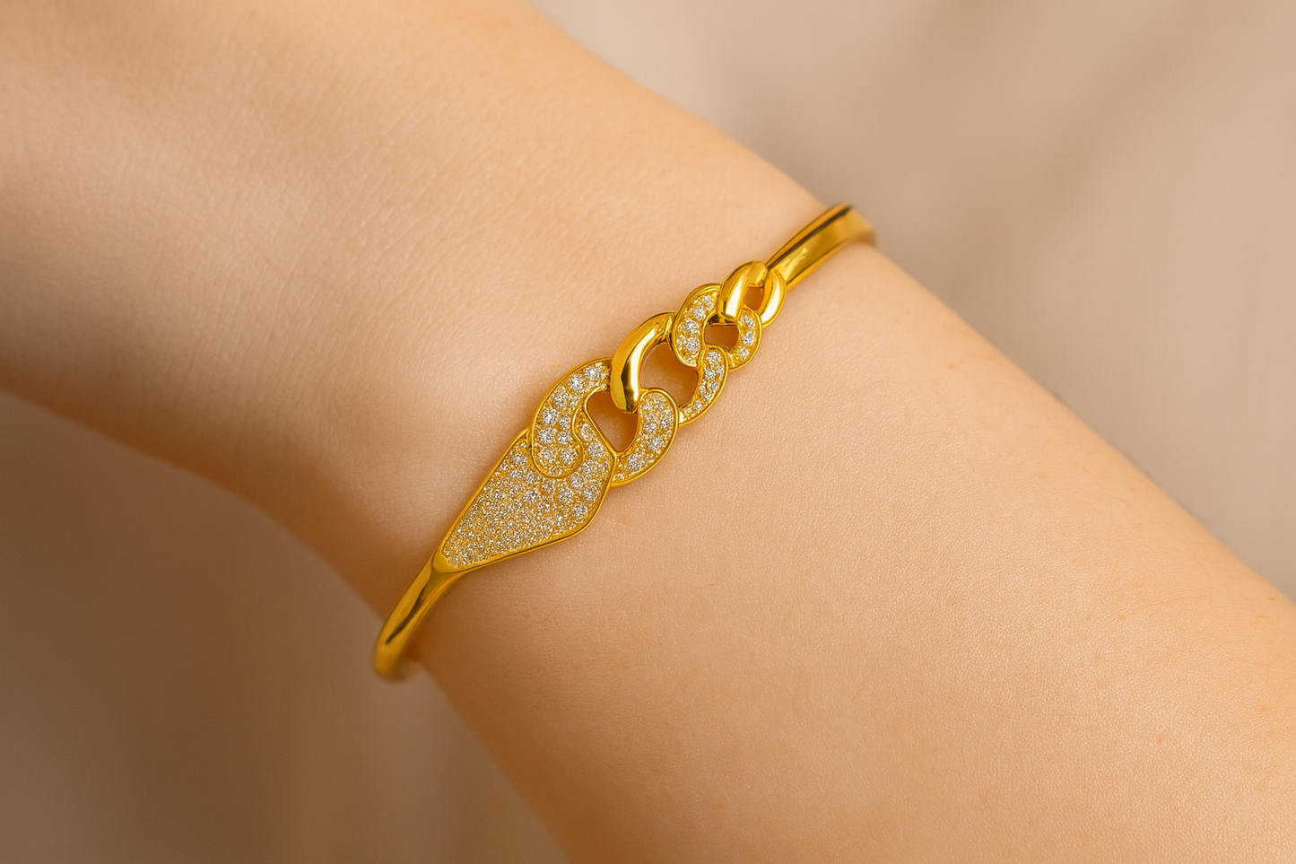Gold-Plated Pavé Link Bangle for Women, Crystal Chain Motif, Hypoallergenic & Anti-Tarnish
