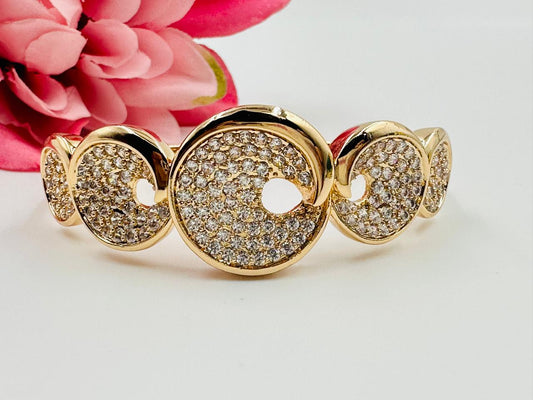 Elegant Gold-Plated Circle Bracelet